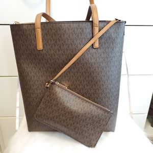 Michael Kors Bucket Purse